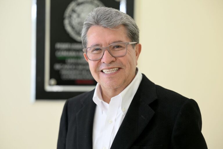 Ricardo Monreal busca frenar fraudes digitales en servicios financieros