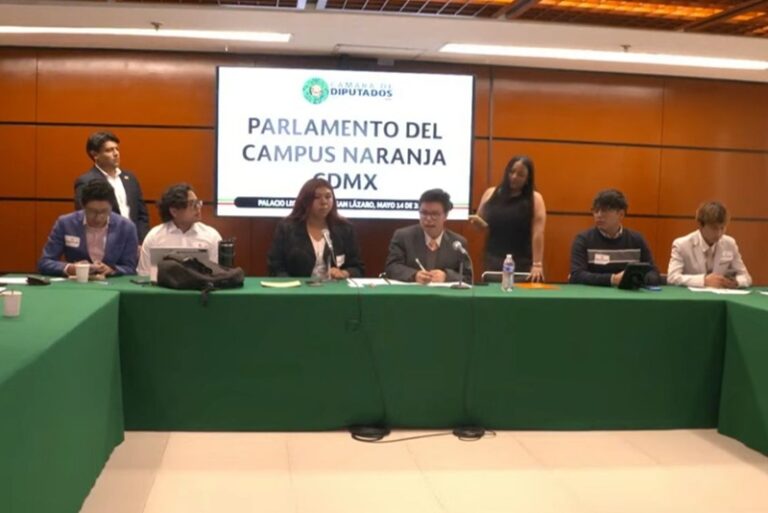 Ivonne Ortega impulsa parlamento juvenil en San Lázaro