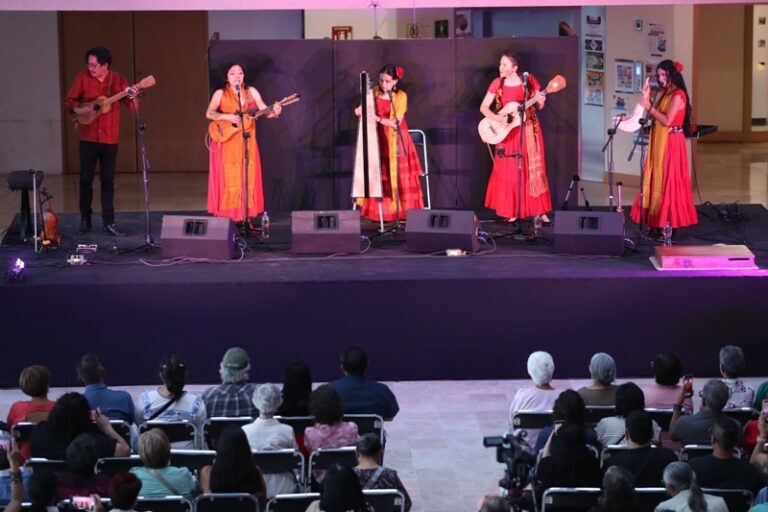 San Lázaro abre espacio al son jarocho y la memoria social
