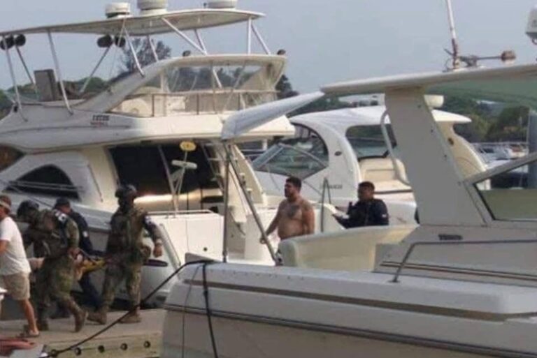 Zenyazen Escobar reaparece tras incendio de yate en Veracruz