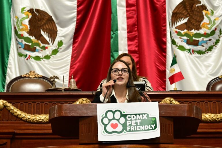 Congreso CDMX aprueba insignia oficial para establecimientos pet friendly