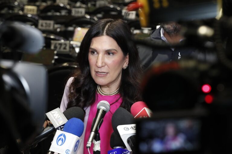 Kenia López advierte que reforma al artículo 41 debilita blindaje democrático