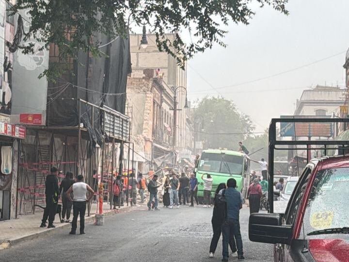 Colapsa estructura en obra del Centro Histórico de la CDMX; reportan personas lesionadas