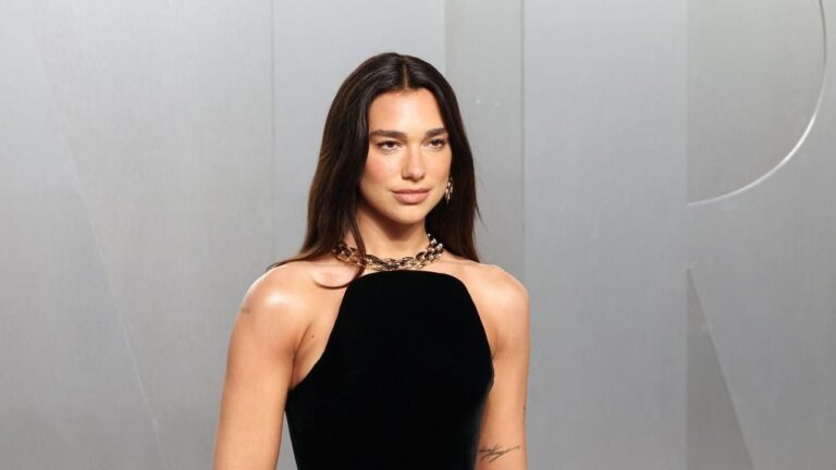 Samsung enfrenta demanda de 15 millones de dólares por imagen de Dua Lipa
