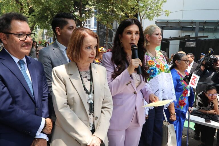 Kenia López Rabadán exige legalidad institucional ante presuntos nexos con el crimen