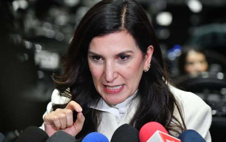Kenia López Rabadán critica periodo extraordinario: “No hay proyecto de país, solo ambición electoral”