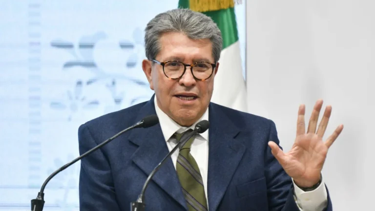 Monreal va contra los “patrones oscuros”: propone frenar engaños en apps y servicios financieros digitales