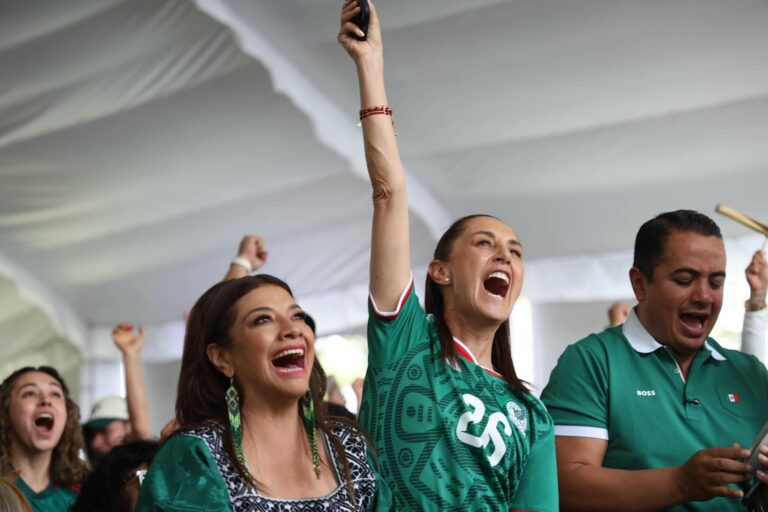Brugada y Sheinbaum encabezan apertura de Festivales Futboleros ante miles de aficionados