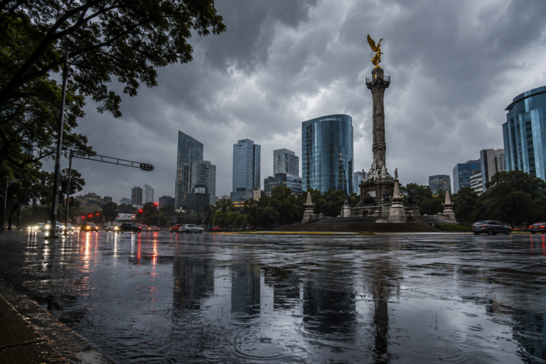 Persisten las lluvias en la capital; autoridades llaman a prevenir riesgos y afectaciones
