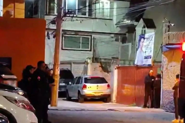 Investigan homicidio múltiple en vivienda de Azcapotzalco; hay tres víctimas mortales