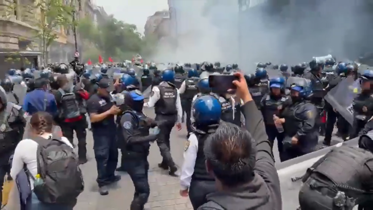 CNTE y SSC discrepan tras choque frente al Zócalo