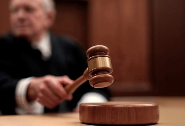 Exigen pago de pensiones a 200 jueces tras reforma judicial en México