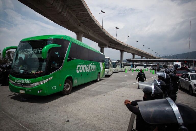 Segob decomisa 59 explosivos en autobús de normalistas en México-Cuernavaca