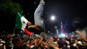 Tras los excesos en Reforma, autoridades contemplan ley seca para siguiente juego de México