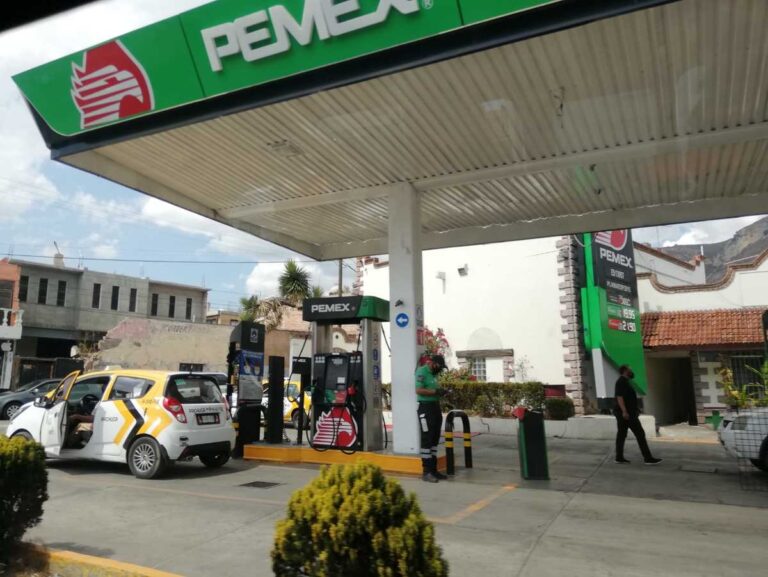 Llenar el tanque cuesta más en la capital: CDMX rebasa la media nacional en gasolina