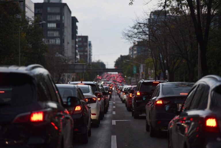 Lluvias y tráfico complicarán la movilidad en CDMX este jueves