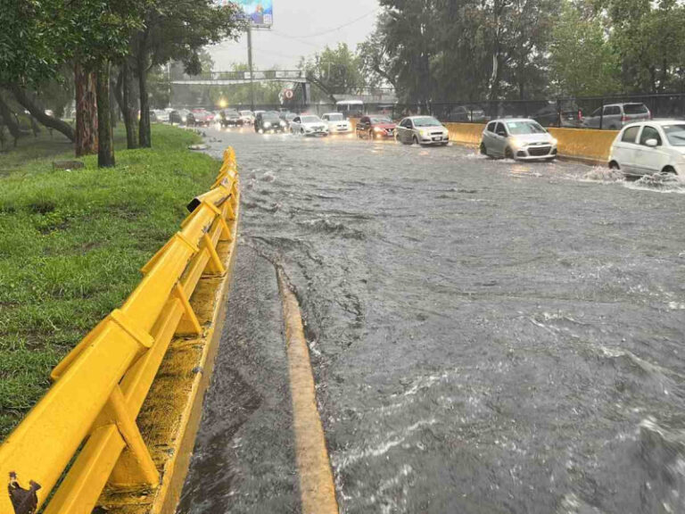 Lluvias intensas generan afectaciones en la capital; persisten desafíos para el sistema de drenaje