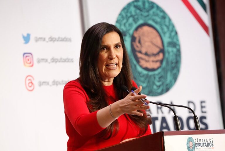 Kenia López exige fiscalías robustas ante iniciativa de feminicidio presidencial