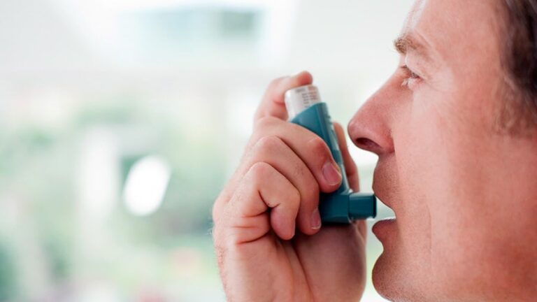 La vitamina A podría mejorar la función pulmonar en niños con asma, según un estudio