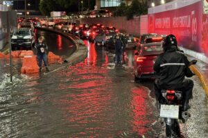 La lluvia vuelve a convertirse en el mayor obstáculo para la movilidad en el Metro CDMX