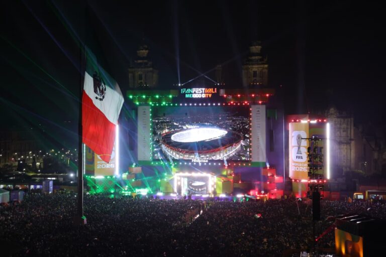 La noche que paralizó la capital: un millón de personas festejan el triunfo de México