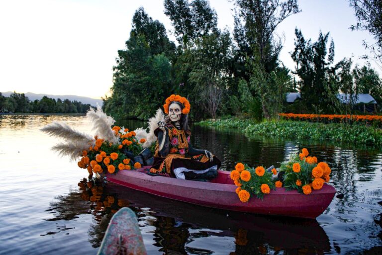Detectan posibles descargas ilegales en Xochimilco; autoridades inician investigaciones