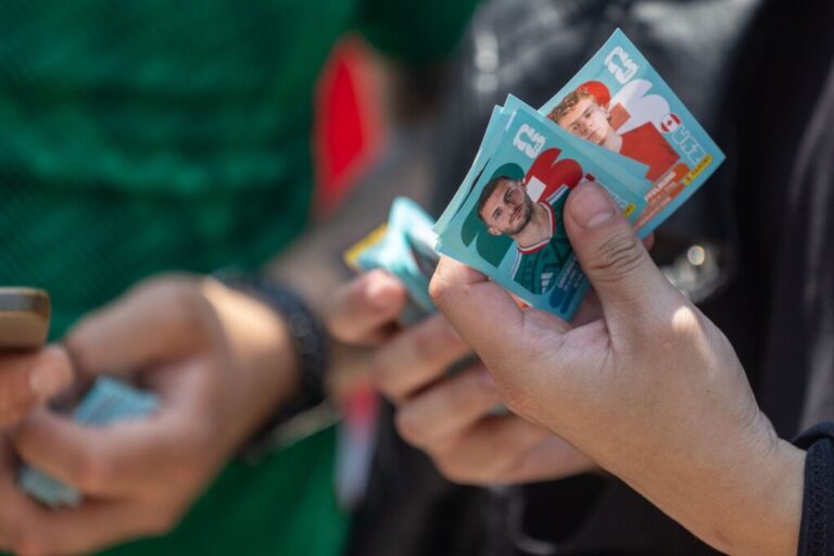 ¿Te faltan estampas del Mundial? El Zócalo CDMX tendrá un megaintercambio gratuito
