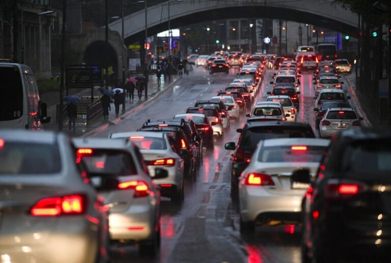 Caos vial en CDMX este 23 de julio por marchas y lluvias