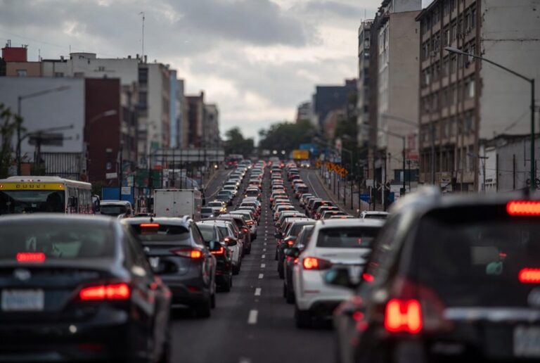 Colapso vial en CDMX: bloqueos y marchas impactan cuatro alcaldías hoy