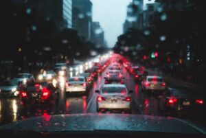 Colapso vial en CDMX por 11 marchas, lluvias e incidencias en el Metro