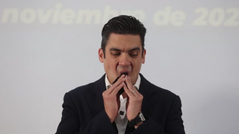 Reforma queda bajo revisión tras festejos mundialistas
