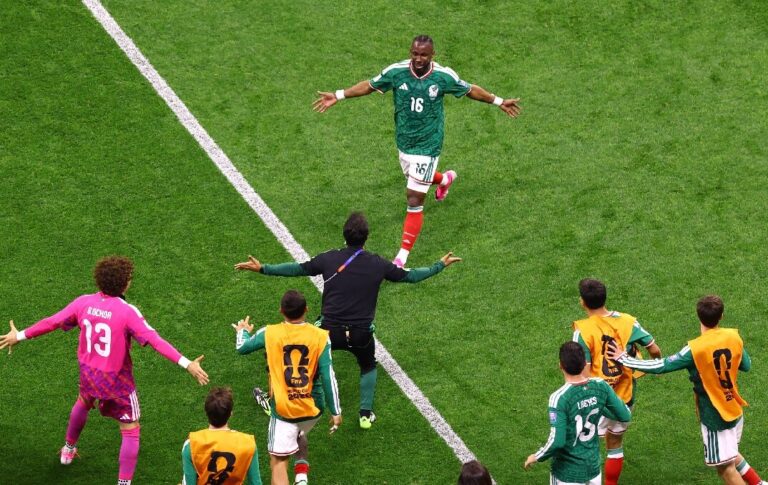 Gol de Quiñones desata «temblor» mediático; especialistas precisan qué ocurrió realmente
