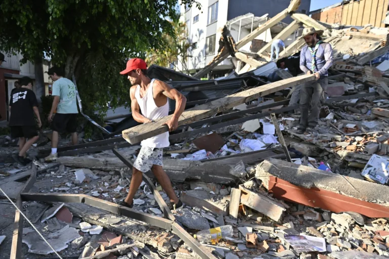 ¿Quieres ayudar tras el sismo en Colombia? Estas son las vías oficiales desde México