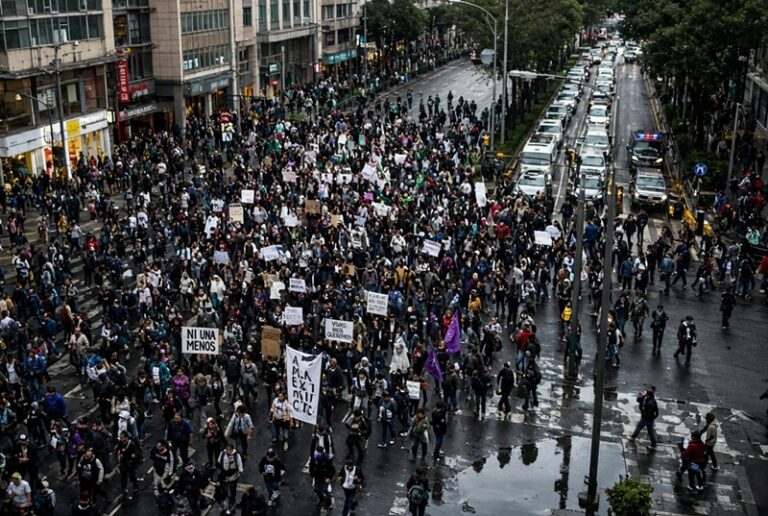 Caos vial CDMX por marchas del SME y lluvias de 23 grados