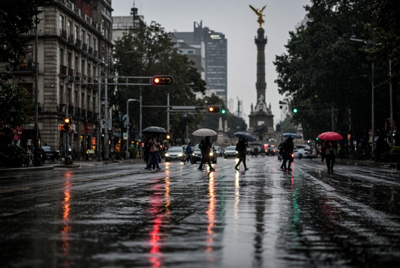 CDMX registra marchas lluvias y restricciones viales este 10 de octubre
