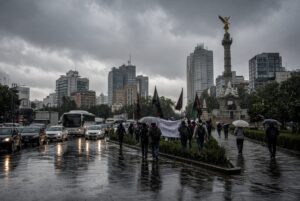 Marchas y eventos complican el tráfico en CDMX este miércoles; Hoy No Circula y lluvias