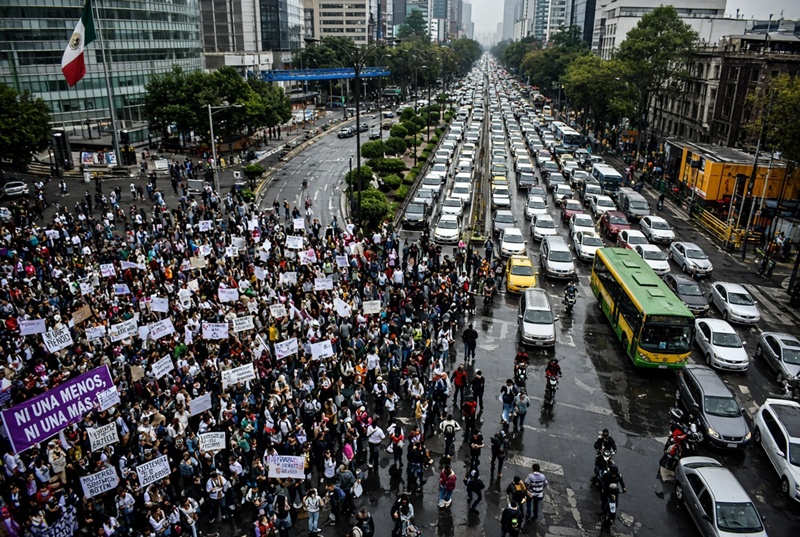 Caos vial en CDMX por marchas del SME y lluvias de 25 mm