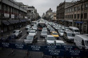 Caos vial en CDMX por Grito: cierres, marchas y Metro afectado