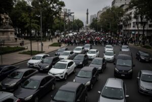 Caos vial CDMX: marchas, bloqueos y lluvias colapsan el tráfico