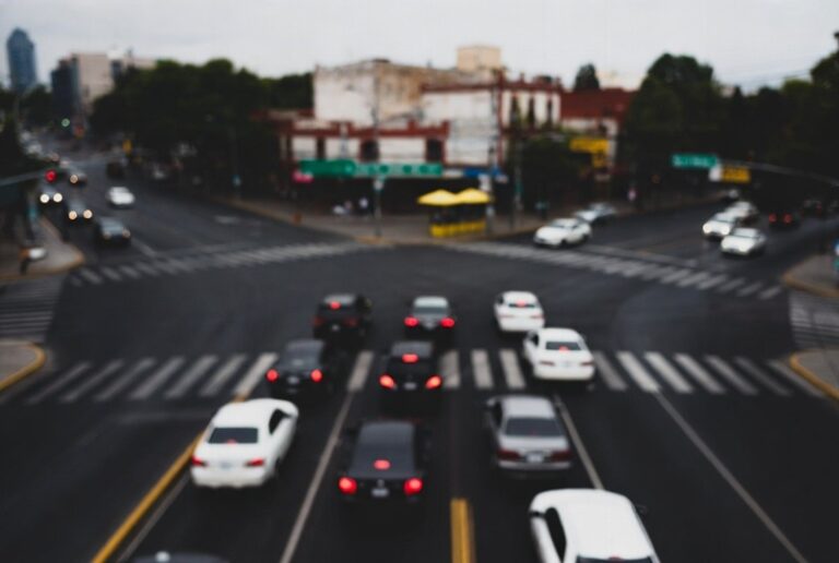 Movilidad en CDMX: Bloqueos de jubilados y lluvias complican tráfico este 5 de agosto