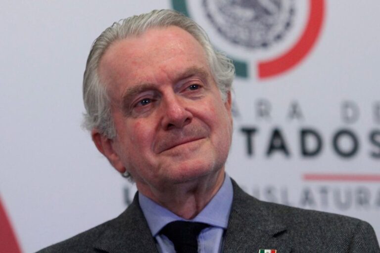 Santiago Creel busca candidatura en CDMX y complica reelección de diputados del PAN