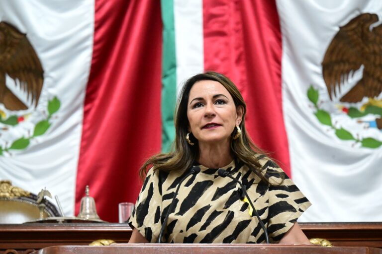 Congreso CDMX plantea cárcel para adultos que establezcan vínculos íntimos con adolescentes
