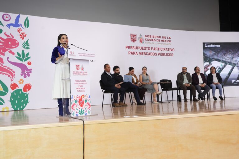 Brugada presenta en el U20 las políticas sociales de la Ciudad de México
