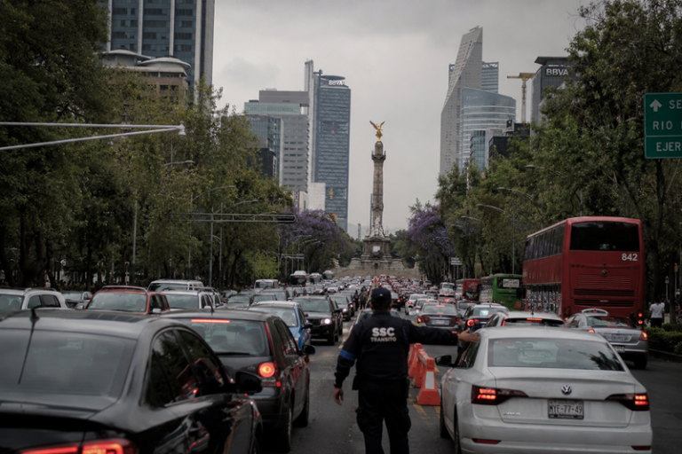 Movilidad CDMX: marcha, lluvias y afluencia en Metro saturan la capital
