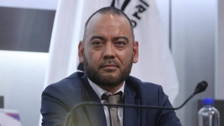 INE nombra a Roberto Carlos Félix como encargado de su Secretaría Ejecutiva