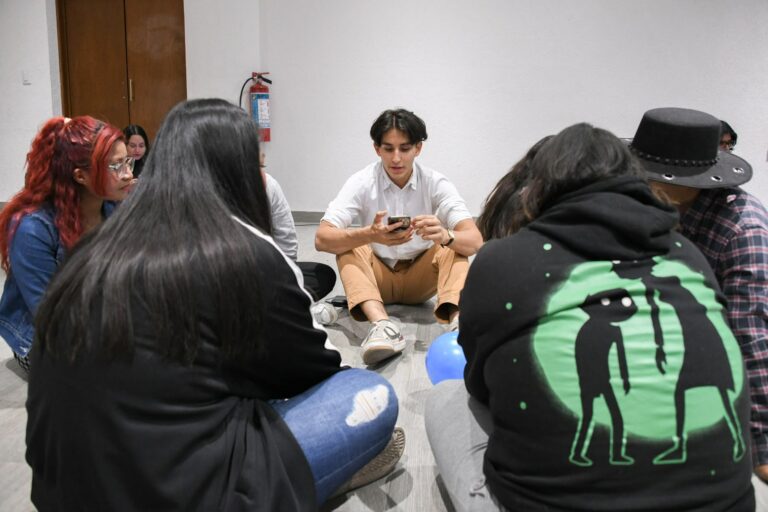 ¿Cómo enfrentar los retos digitales de la democracia? IECM convoca a adolescentes