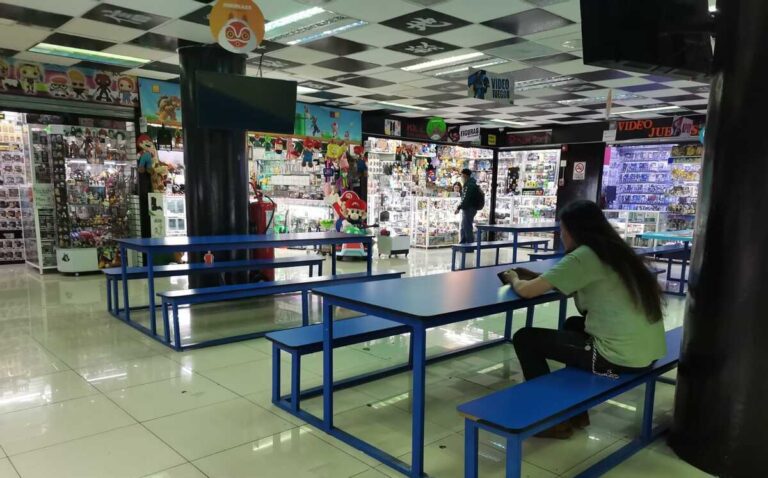 ¿Qué ocurre en Frikiplaza? Autoridades realizan inspección en locales