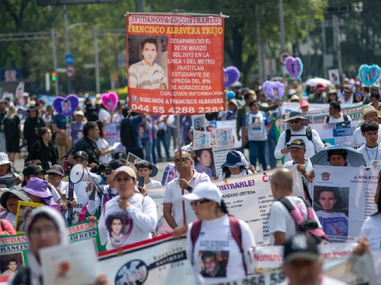 Tensión en plantón de madres buscadoras tras disparos registrados en calles de Cuauhtémoc