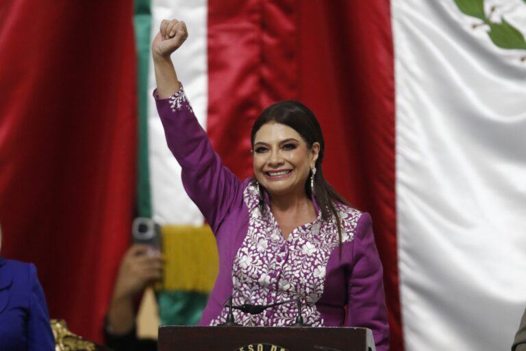 Ante el Congreso, Brugada defiende su gestión y llama a evitar la confrontación política