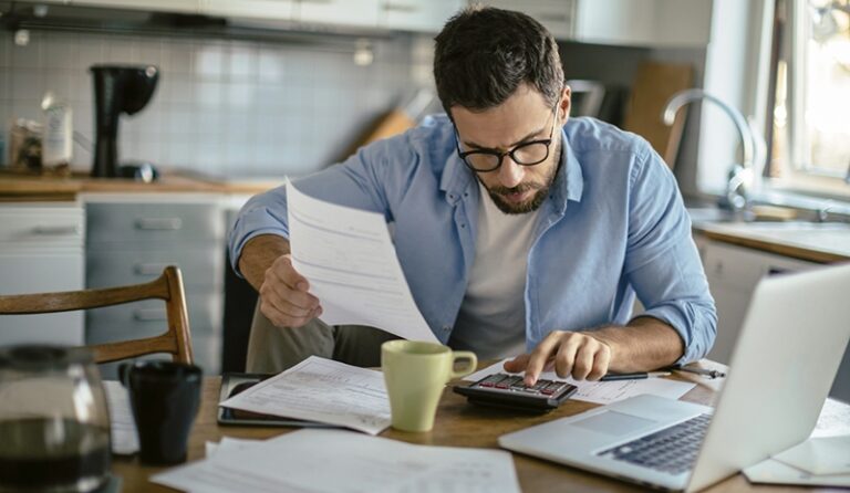 Trabajo de cuidados en CDMX: buscan mejorar la capacitación y el reconocimiento laboral